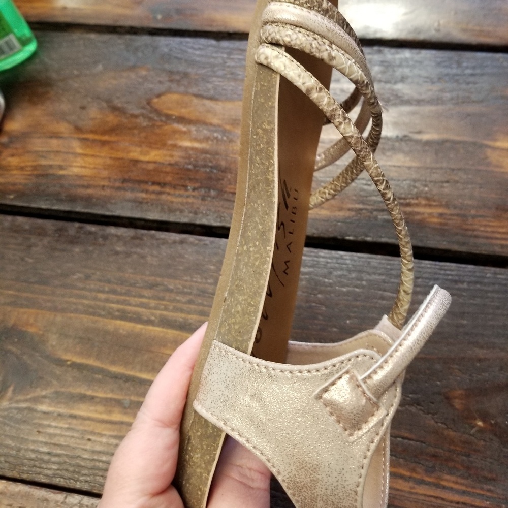 Sandals - Picture 4 of 5